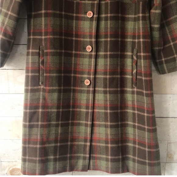 Granny’s Plaid wool coat - Picture 3 of 9